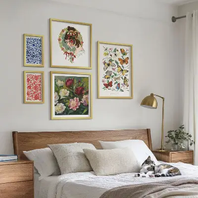 Conjunto de cuadros decorativos con motivos de flores, mariposas y estilo vintage