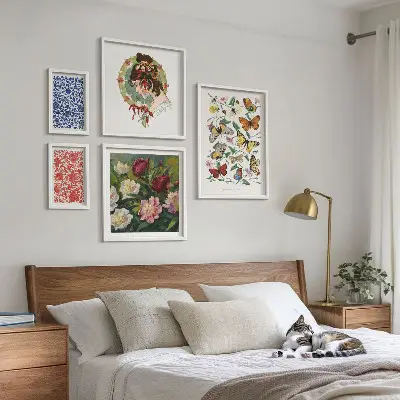 Conjunto de cuadros decorativos con motivos de flores, mariposas y estilo vintage