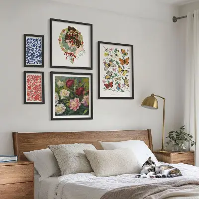 Conjunto de cuadros decorativos con motivos de flores, mariposas y estilo vintage