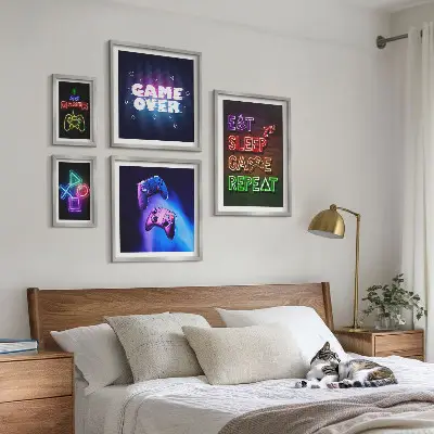 Set de 5 cuadros para salón con temática de videojuegos en estilo neón