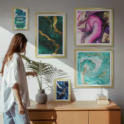 Conjunto de cuadros decorativos diseños abstractos en tonos verde y morado