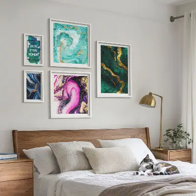 Conjunto de cuadros decorativos diseños abstractos en tonos verde y morado