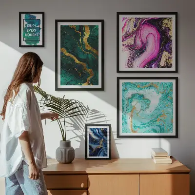 Conjunto de cuadros decorativos diseños abstractos en tonos verde y morado