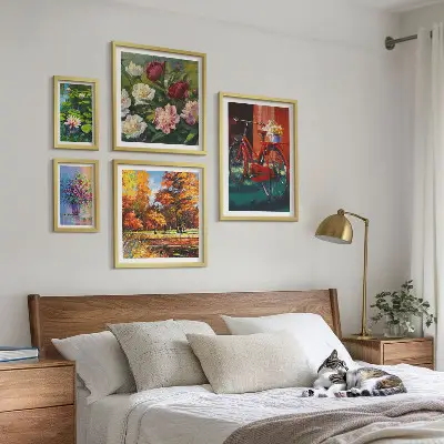 Set de 5 cuadros para salón con diseño de flores en paisaje primaveral