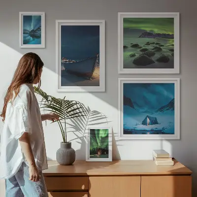 Set de 5 cuadros para salón con diseño de paisajes invernales y auroras boreales