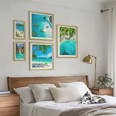 Pared galería de arte playas tropicales y aguas paradisíacas