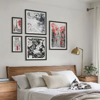 Pared galería de arte diseño de flores y estampados parisinos