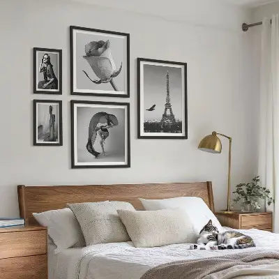 Set de 5 cuadros para salón diseño de París elegante en blanco y negro