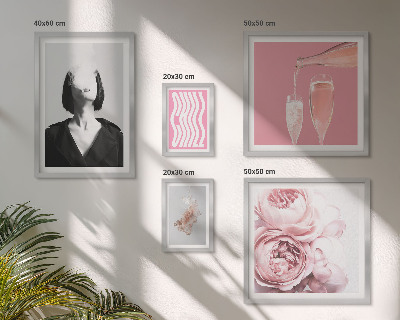 Pared galería de arte Mujer fumando vino frío