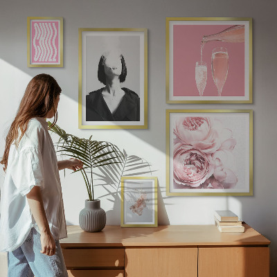 Pared galería de arte Mujer fumando vino frío