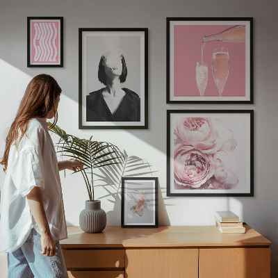 Pared galería de arte Mujer fumando vino frío
