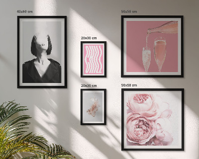 Pared galería de arte Mujer fumando vino frío
