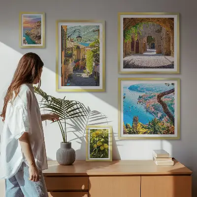 Pared galería de arte con encantadoras vistas al mar