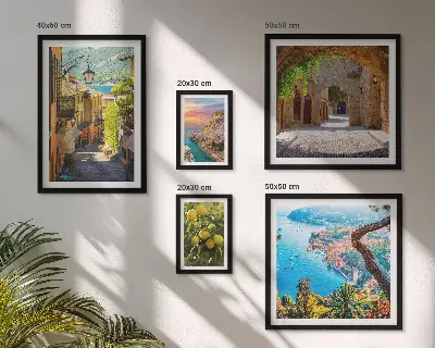 Pared galería de arte con encantadoras vistas al mar