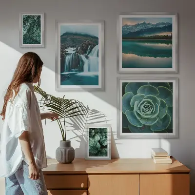 Pared galería de arte decoración de naturaleza con plantas verdes en cascada
