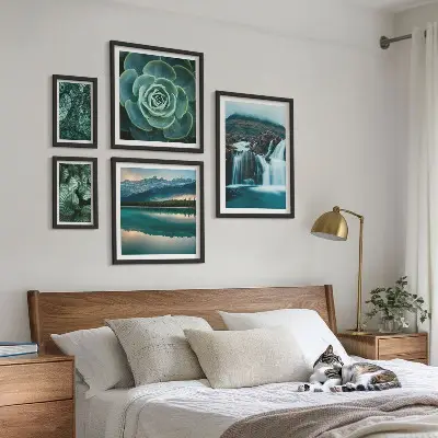 Pared galería de arte decoración de naturaleza con plantas verdes en cascada