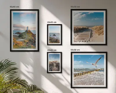 Set de 5 cuadros para salón con diseño de faros y playas costeras