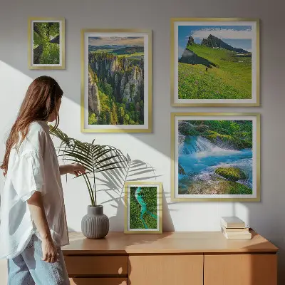 Conjunto de cuadros decorativos con diseño de paisajes de montañas, ríos y bosques