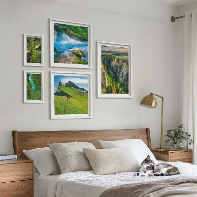 Conjunto de cuadros decorativos con diseño de paisajes de montañas, ríos y bosques