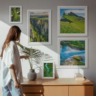 Conjunto de cuadros decorativos con diseño de paisajes de montañas, ríos y bosques