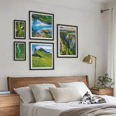Conjunto de cuadros decorativos con diseño de paisajes de montañas, ríos y bosques
