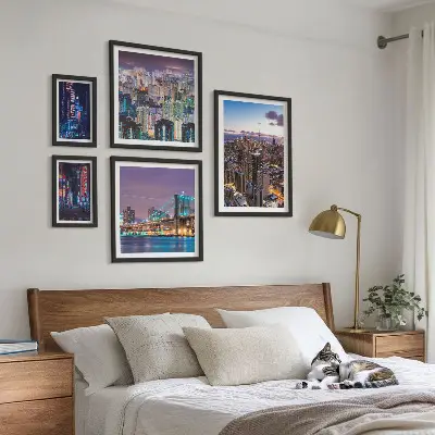 Conjunto de cuadros decorativos paisajes nocturnos de la ciudad con iluminación de luces de neón