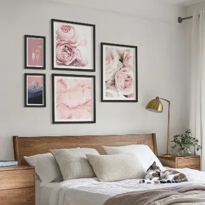 Conjunto de cuadros decorativos con diseño de flores rosas para un toque elegante
