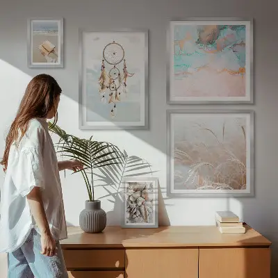 Pared galería de arte diseño de sueños bohemios con motivos de playa y naturaleza