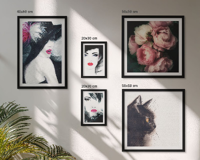 Conjunto de cuadros decorativos Retratos elegantes de mujeres con rosas.