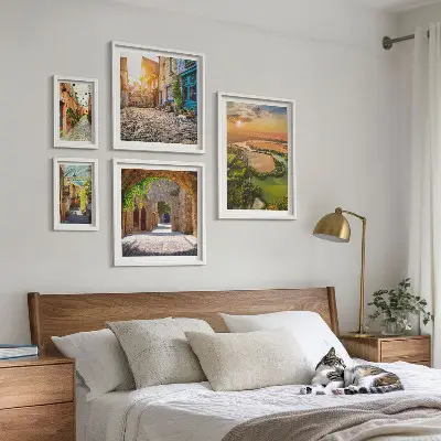 Conjunto de cuadros decorativos con diseño de calles encantadoras y pintorescas