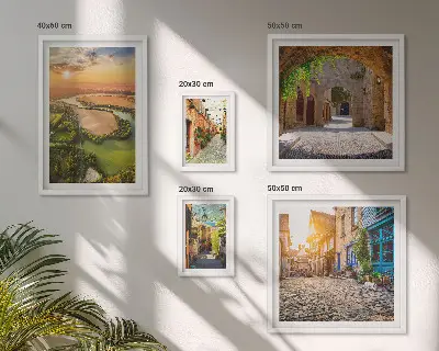 Conjunto de cuadros decorativos con diseño de calles encantadoras y pintorescas