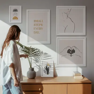 Pared galería de arte con frases de motivación, pensamiento positivo y estilo minimalista