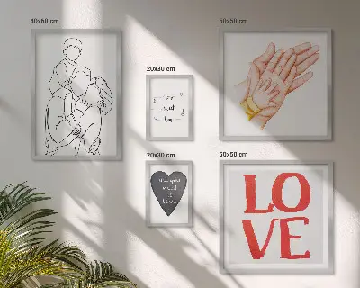 Pared galería de arte con motivos de familia, amor, calidez y felicidad