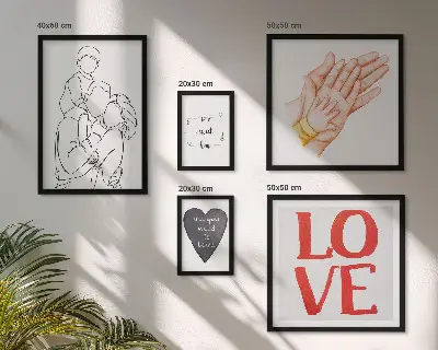 Pared galería de arte con motivos de familia, amor, calidez y felicidad
