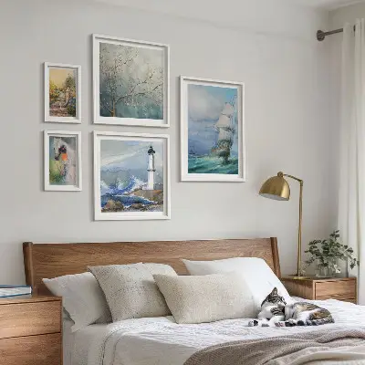 Conjunto de cuadros decorativos con motivos de aventuras y paisajes marinos