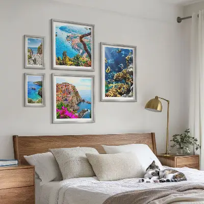 Set de 5 cuadros para salón con motivos de paisajes costeros, peces y playas