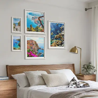Set de 5 cuadros para salón con motivos de paisajes costeros, peces y playas