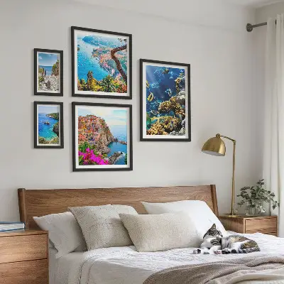 Set de 5 cuadros para salón con motivos de paisajes costeros, peces y playas