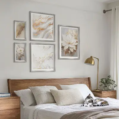 Conjunto de cuadros decorativos con elegantes composiciones florales