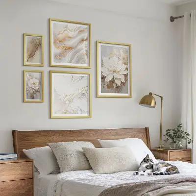 Conjunto de cuadros decorativos con elegantes composiciones florales