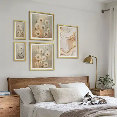 Set de 5 cuadros para salón con motivos florales de delicada naturaleza