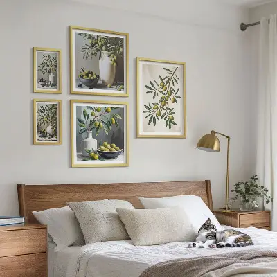 Conjunto de cuadros decorativos con detalles en color oliva para interior rústico