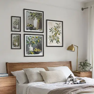 Conjunto de cuadros decorativos con detalles en color oliva para interior rústico