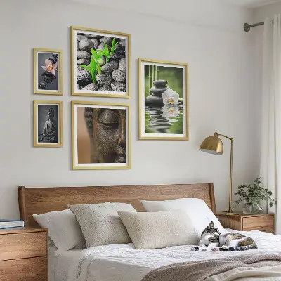Pared de galería de arte con ambiente zen relajante
