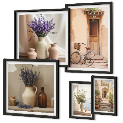 Conjunto de cuadros decorativos Interiores elegantes con una bicicleta y flores.