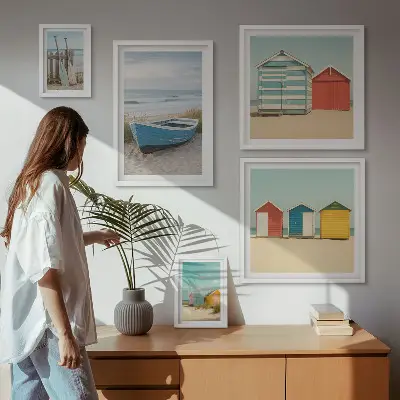 Pared galería de arte vistas al mar, casas y barcos