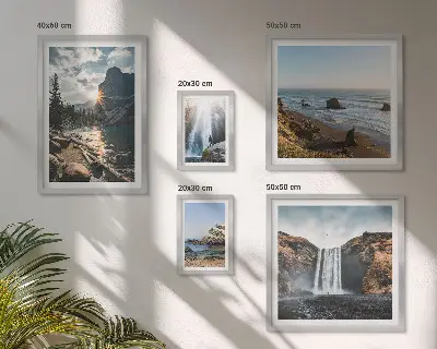 Pared galería de arte con paisajes, cascadas y playas