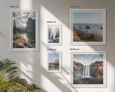 Pared galería de arte con paisajes, cascadas y playas