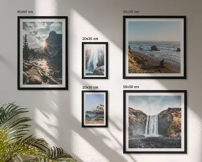 Pared galería de arte con paisajes, cascadas y playas