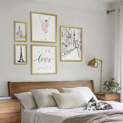 Set de 5 cuadros para salón con diseño de inspiraciones parisinas